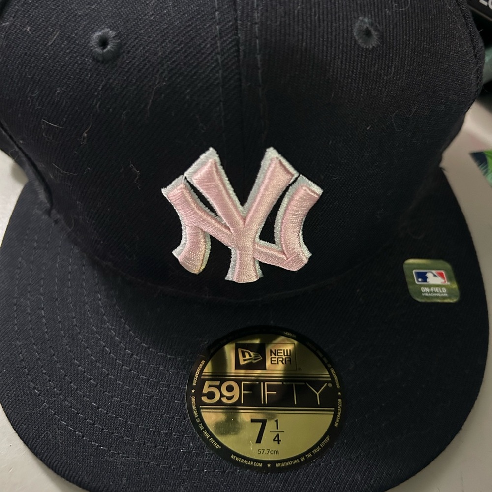New Era Black and Pink 59FIFTY Yankees Hat
